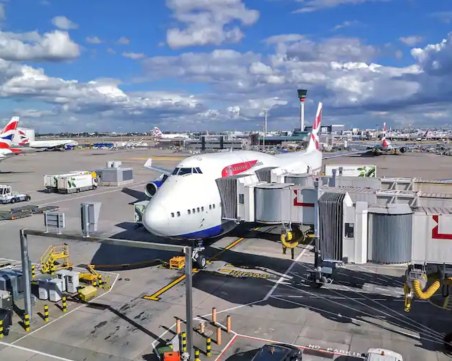 Два самолета се сблъскaха на летище 