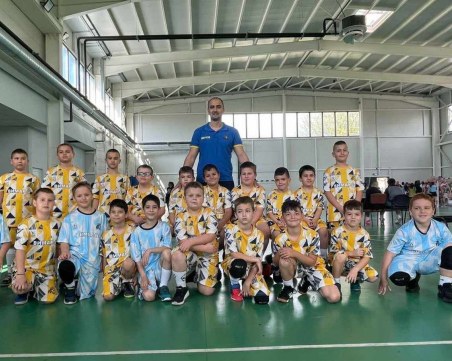 18 отбора се състезаваха в третия турнир по хандбал в Община Марица