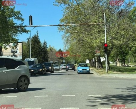 Шофьор влезе в насрещното на оживен булевард в Пловдив