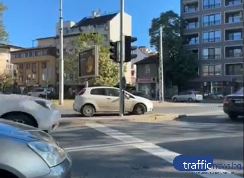 В час пик: Жена шофира в насрещното на Сточна гара в Пловдив