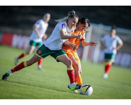 Футболните националки загубиха голяма драма срещу Армения