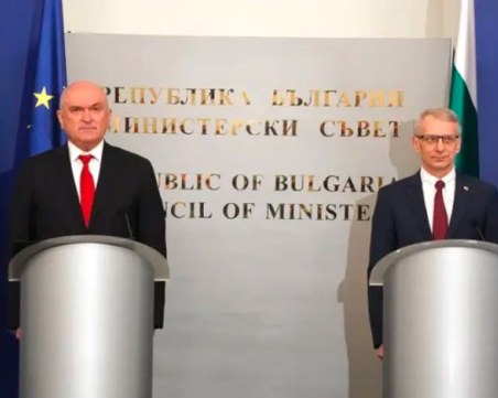 Главчев пое управлението от кабинета „Денков-Габриел”