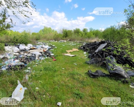Нерегламентирано сметище се образува в индустриална зона в покрайнините на Пловдив
