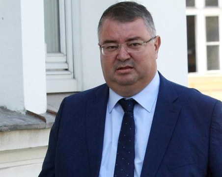 Социалният министър: Няма риск за увеличаването на пенсиите