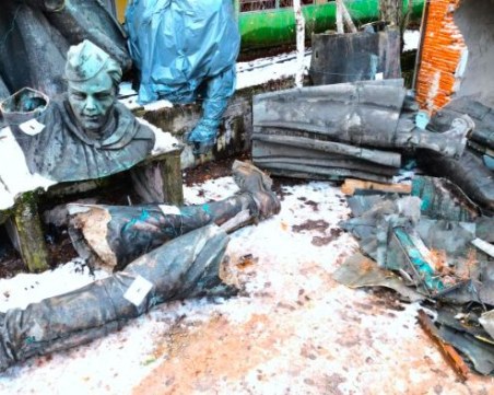 ВАС отмени спирането на демонтажа на Паметника на Съветската армия