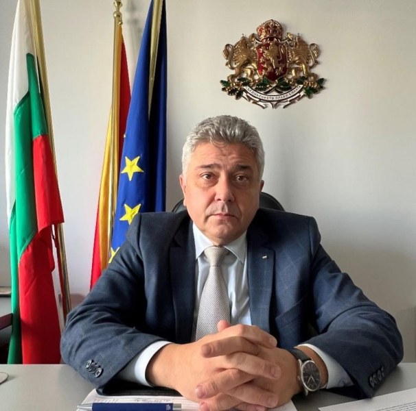 Kой е новият външен министър Стефан Димитров?