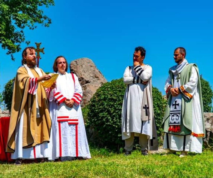 Организаторите на античния фестивал в Хисаря: Възстановките ни са образователни, а страховете на свещеника - неоснователни