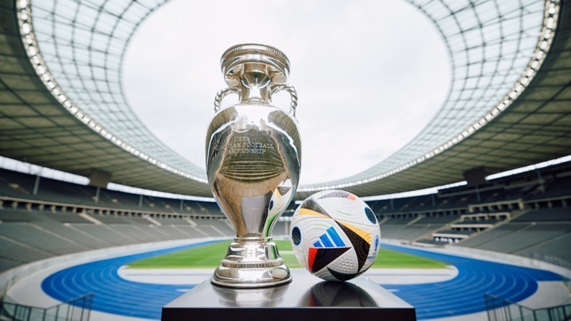 УЕФА обсъжда увеличаването на съставите за предстоящото Европейско първенство в