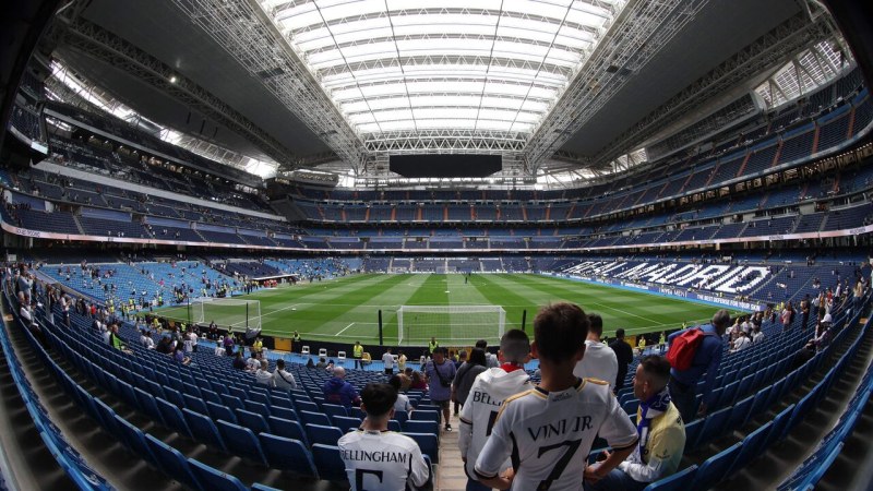 УЕФА позволи на Реал Мадрид да играе на затворен покрив