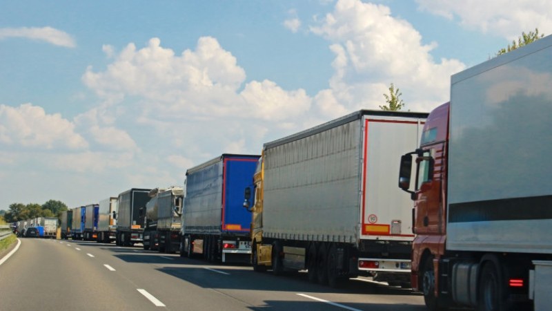 Европейският парламент прие резолюция камионите по границите да се обработват за 1 минута