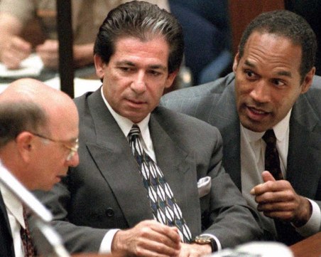 Бащата на сестрите Кардашиян спасява О Джей Симпсън в 