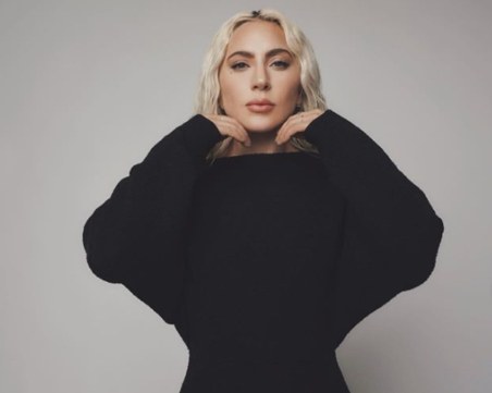 Лейди Гага се сгоди