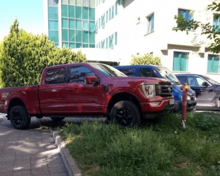 Показаха паркиране 3 в 1