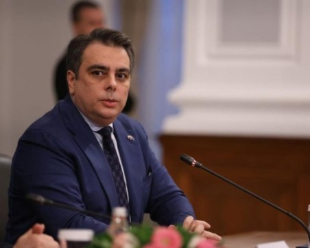 Ще изслушат Асен Василев в комисията за разследване на Агенция 