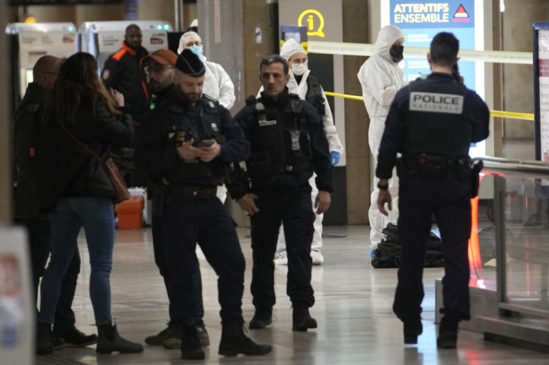 Нападение с нож в Бордо, нападателят е убит