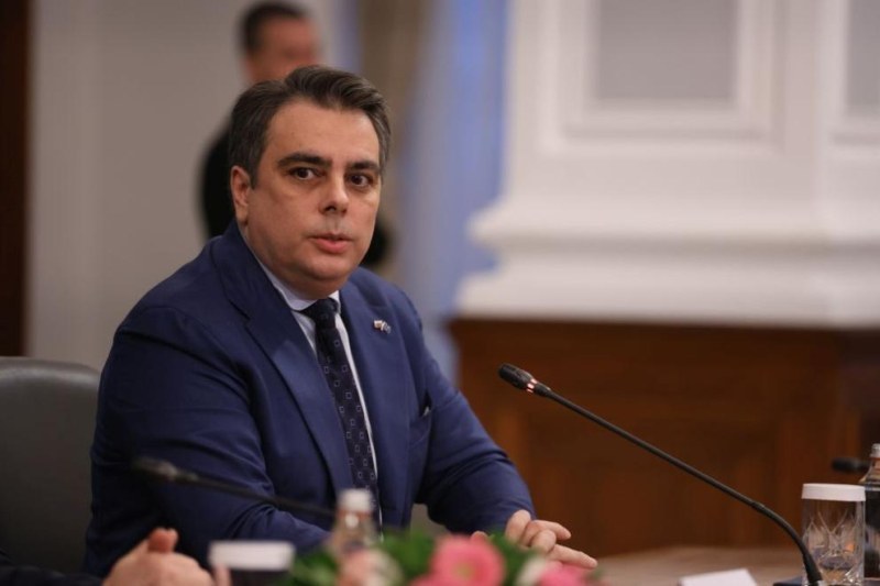 Ще изслушат Асен Василев в комисията за разследване на Агенция 