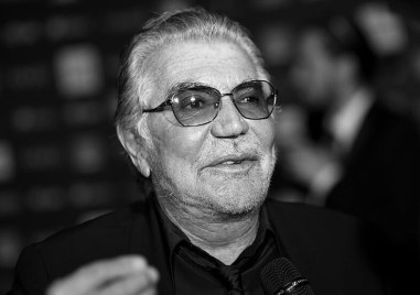 Италианският моден дизайнер Роберто Кавали е починал на 83 години