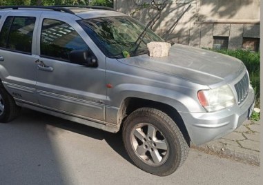 Граждани се саморазправиха с джип паркиран в Пловдив Машината била