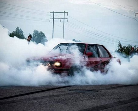 Задържаха 21-годишен дрифтър в Перущица