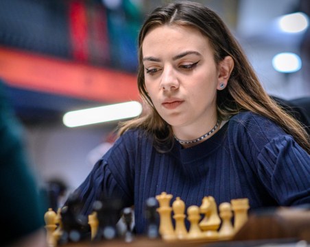 Нургюл Салимова направи реми с рускиня