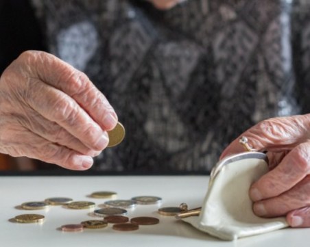 Официално: Пенсионерите с под 526 лева ще получат по 100 лева за Великден