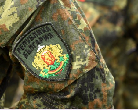 Предлагат 30% увеличение на заплатите на военните у нас