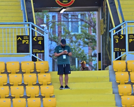 Важен служител в медийния отдел на Ботев се раздели с клуба