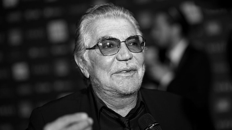 Италианският моден дизайнер Роберто Кавали е починал на 83 години,