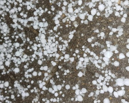 Заради високите температури: По-рано започва борбата с градушките тази година