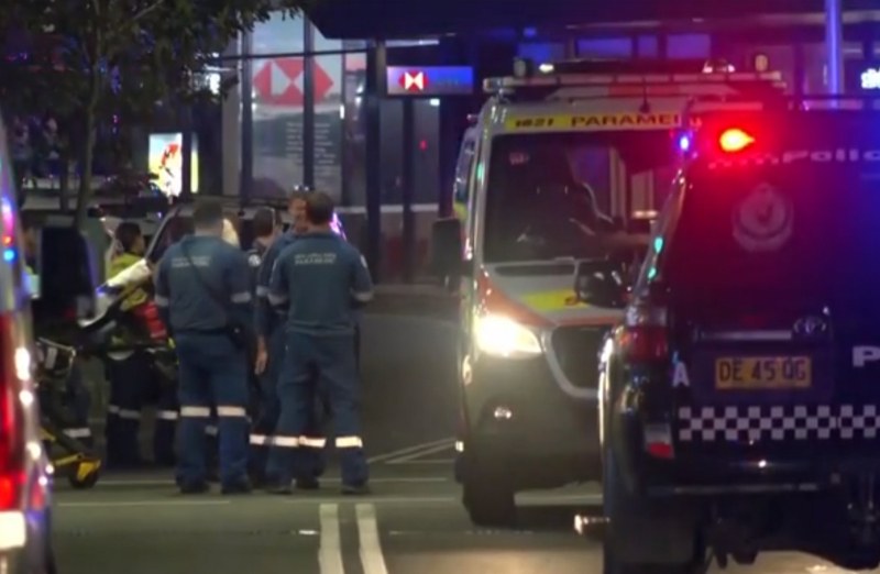 Очевидци за нападението с нож в Сидни: Беше касапница! Намушка майка и бебето ѝ