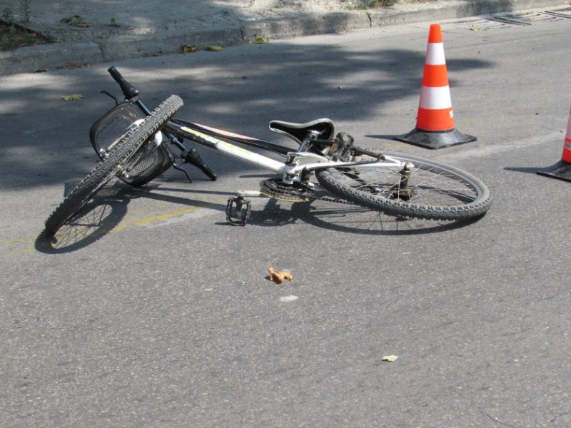 Лаборантка блъска велосипедист край Перущица и бяга, седмица по-късно той умира