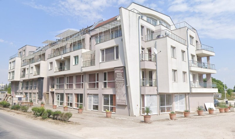 Жилищен комплекс в Пловдив се насели незаконно, Общината нареди офиси и обитатели да напуснат
