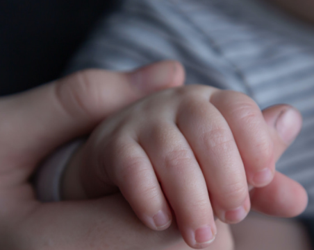 Разследват случай на 4-месечно бебе с контузия на мозъка