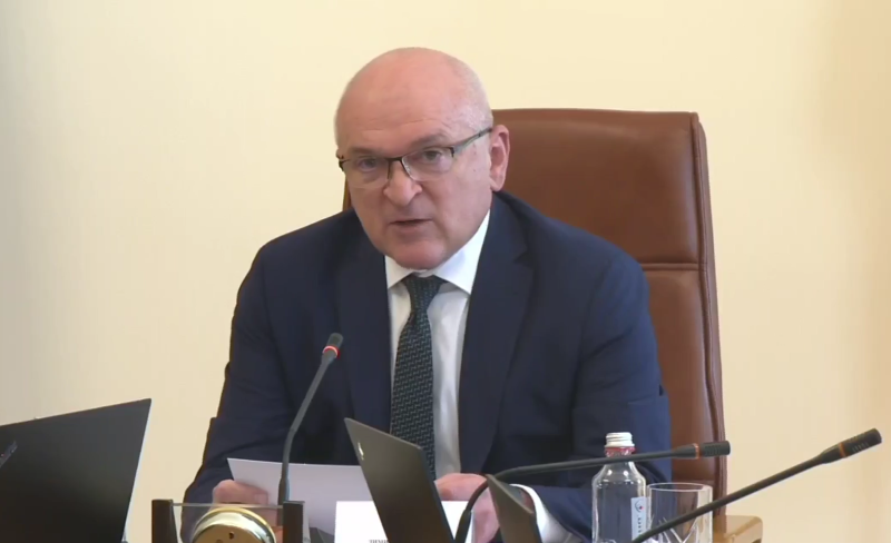 Премиерът Димитър Главчев назначи 9 зам.-министри