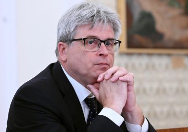 Депутатите гласуваха оставката на шефа на НЗОК Станимир Михайлов въпреки че