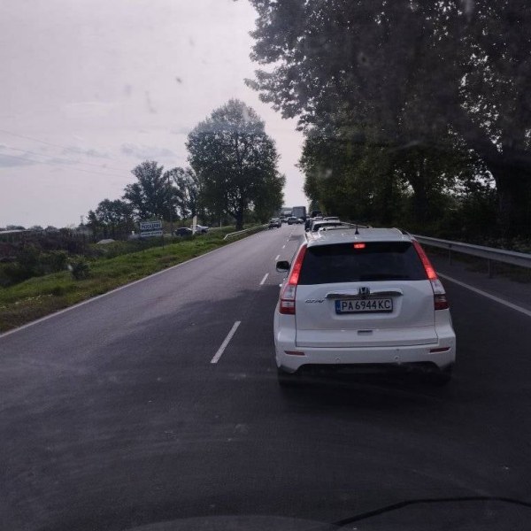 Катастрофа между две коли блокира пътя Пазарджик - Пловдив