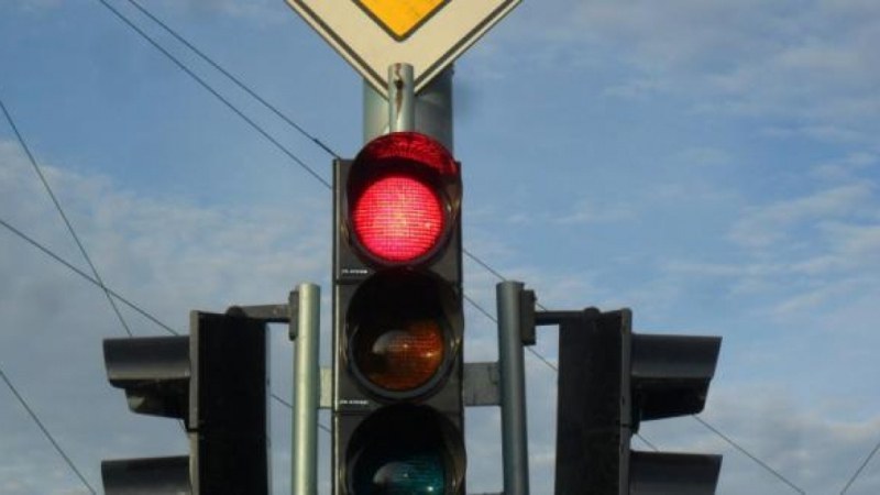 Заради авария в табло на ЕВН светофарът на кръстовището на