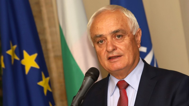 Министърът на отбраната: Тел Авив е ударил само по военна цел, България не е застрашена