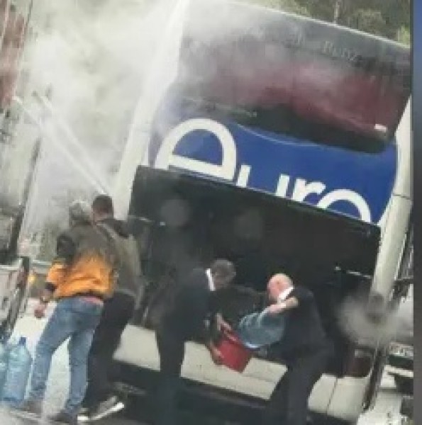 Автобус се запали на пътя Варна-Добрич, логото му е същото като на катастрофиралия в Турция