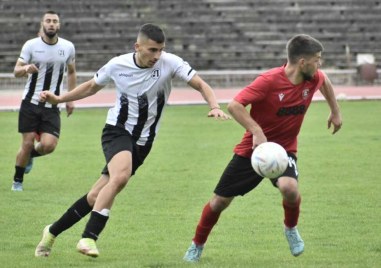 Розова долина надигра Локомотив II Пловдив с 5 2 в Казанлък