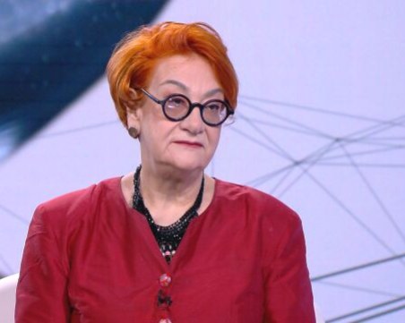 Проф. Келбечева: Ние сме единствените в Европа, които пазим 185 паметника на Червената армия