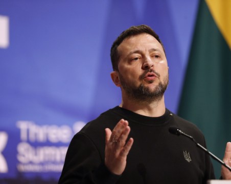 Зеленски във вечерното си обръщение: Трябва да сведем до минимум времето за политически решения