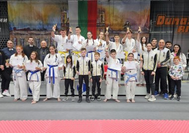 Общо 11 медала спечелиха състезателите на пловдивския клуб АСКК Тракия