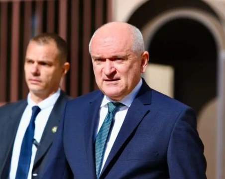 Главчев официално предложи себе си за външен министър
