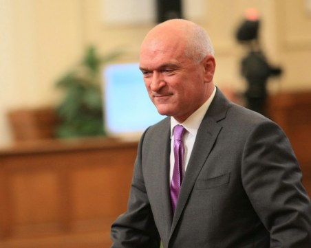 След указ на президента: Главчев е назначен и за външен министър