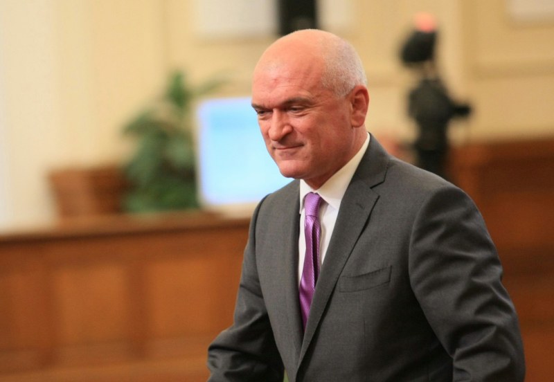 След указ на президента: Главчев е назначен и за външен министър