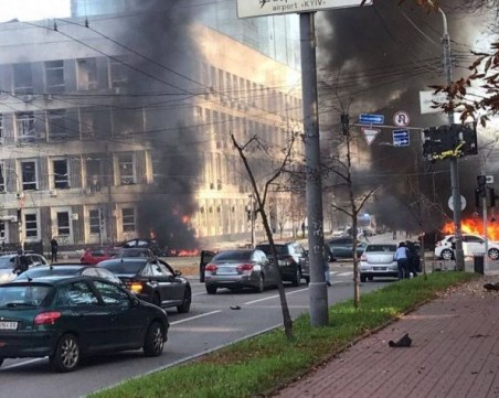 Дронове са атакували Киев тази нощ, взривове и в Харков и Одеса