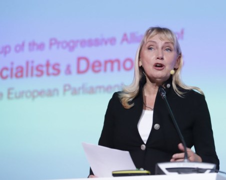 Елена Йончева: Приемам номинацията за евродепутат на ДПС