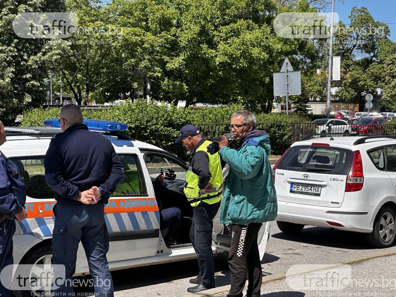 Агресивен шофьор изхвърли контрольор от автобус в Пловдив, кани се и на пътниците