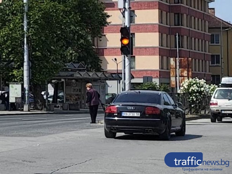 Въпреки акцията! Пешеходци непукисти продължават да рискуват своя и живота на останалите в Пловдив